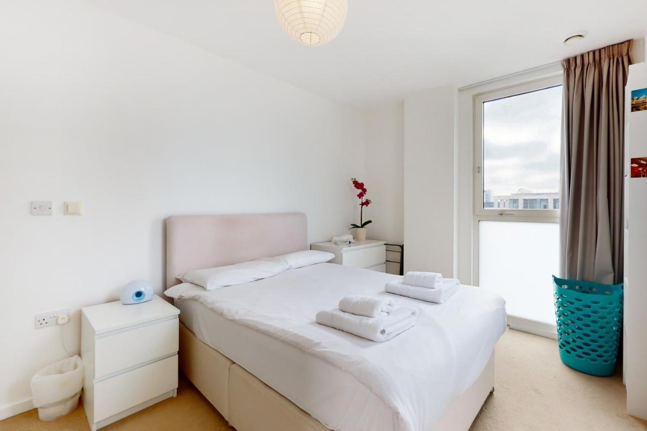 Lovely 2 Bedroom Flat With Balcony In Stratford Londyn Zewnętrze zdjęcie