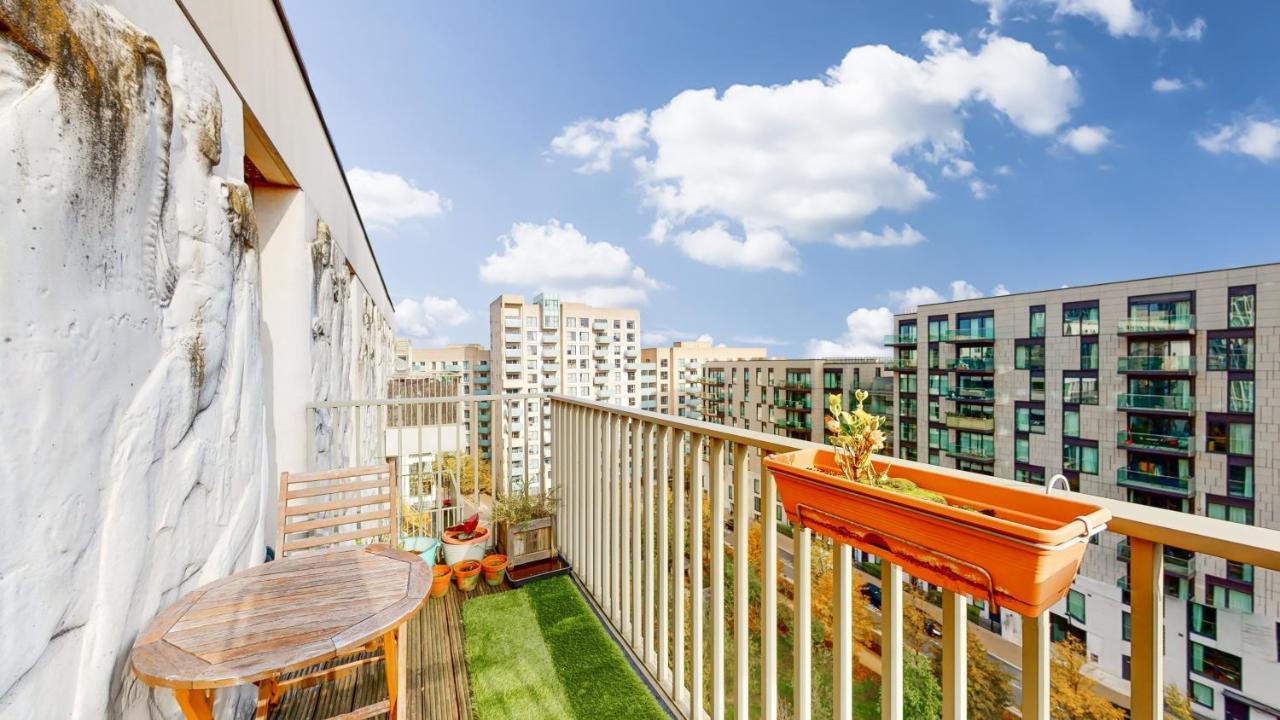 Lovely 2 Bedroom Flat With Balcony In Stratford Londyn Zewnętrze zdjęcie