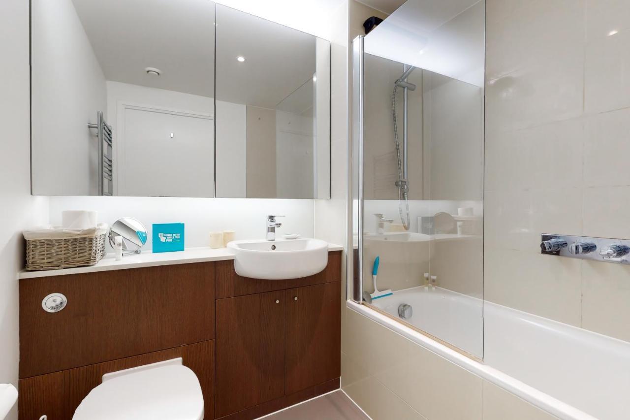 Lovely 2 Bedroom Flat With Balcony In Stratford Londyn Zewnętrze zdjęcie